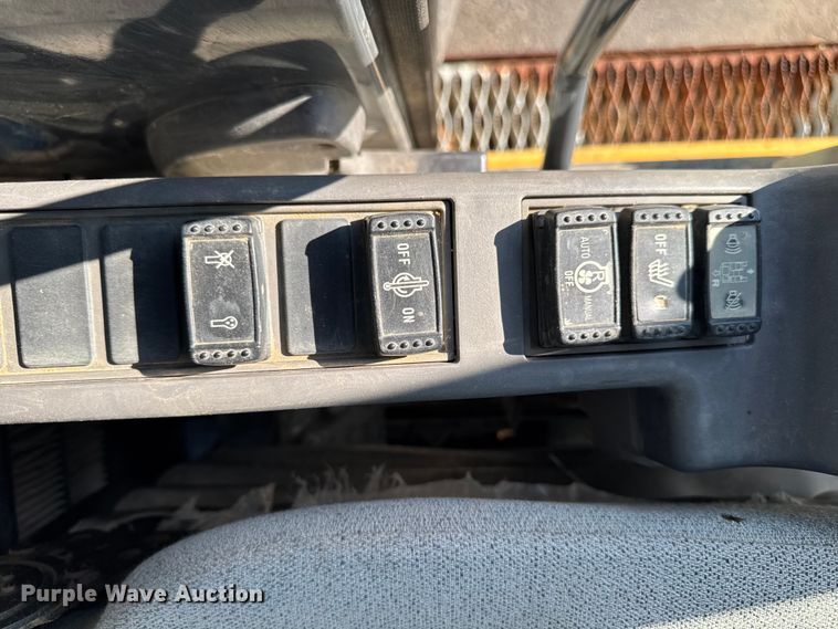 image for item EV4136 2007 John Deere 350D LC excavator