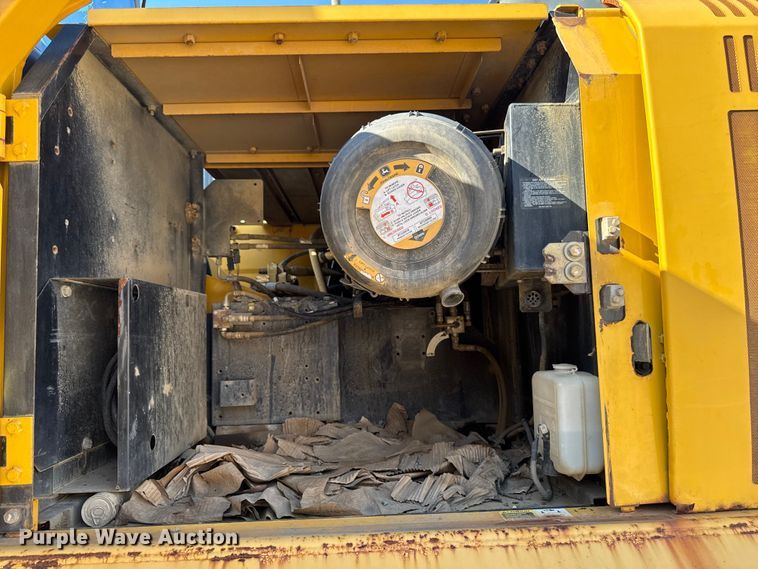 image for item EV4136 2007 John Deere 350D LC excavator