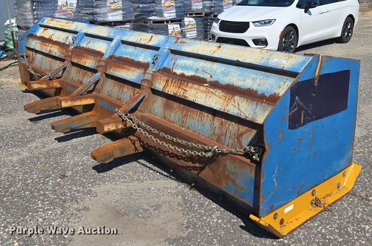 image for item EV4157 Wheel loader snow pusher