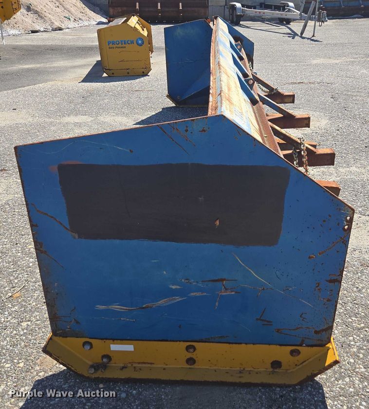 image for item EV4157 Wheel loader snow pusher