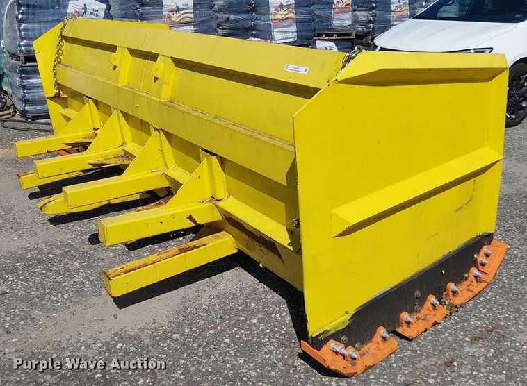 image for item EV4161 Wheel loader snow pusher