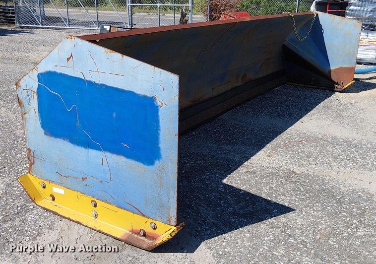 image for item EV4327 ProTech Wheel loader snow pusher