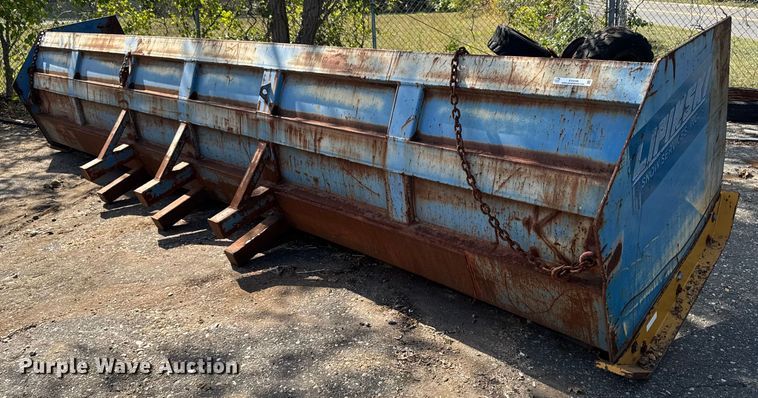 image for item EV4336 Wheel loader snow pusher