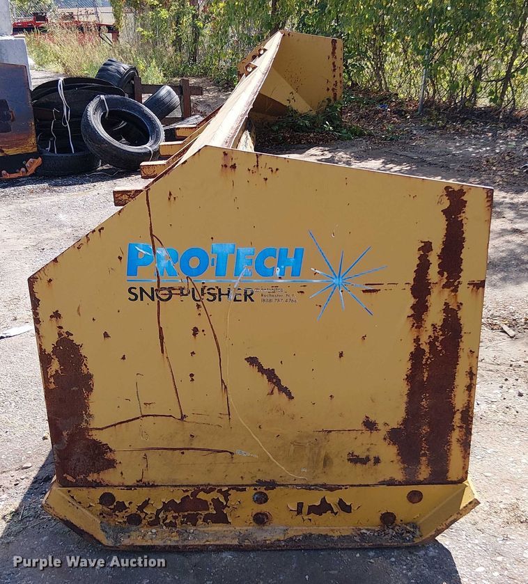 image for item EV4338 Protech wheel loader snow pusher