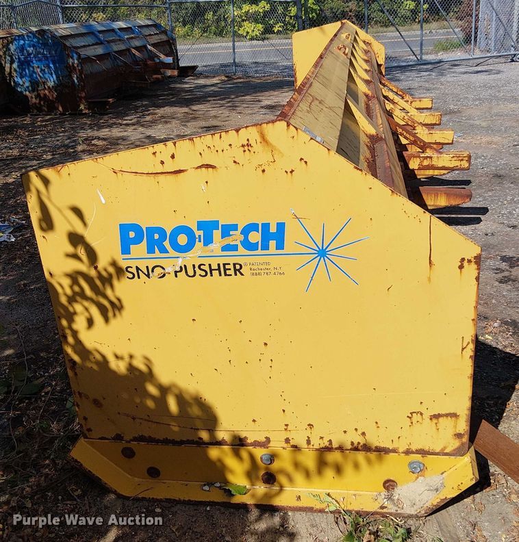 image for item EV4338 Protech wheel loader snow pusher