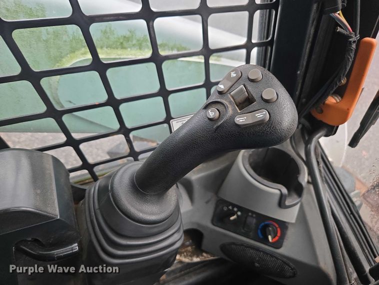 image for item EV4348 2015 Bobcat S650 skid steer loader
