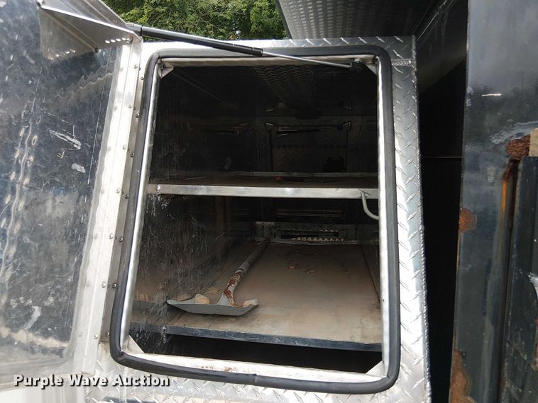 image for item EV5001 2022 Ford F550 Super Duty dump truck