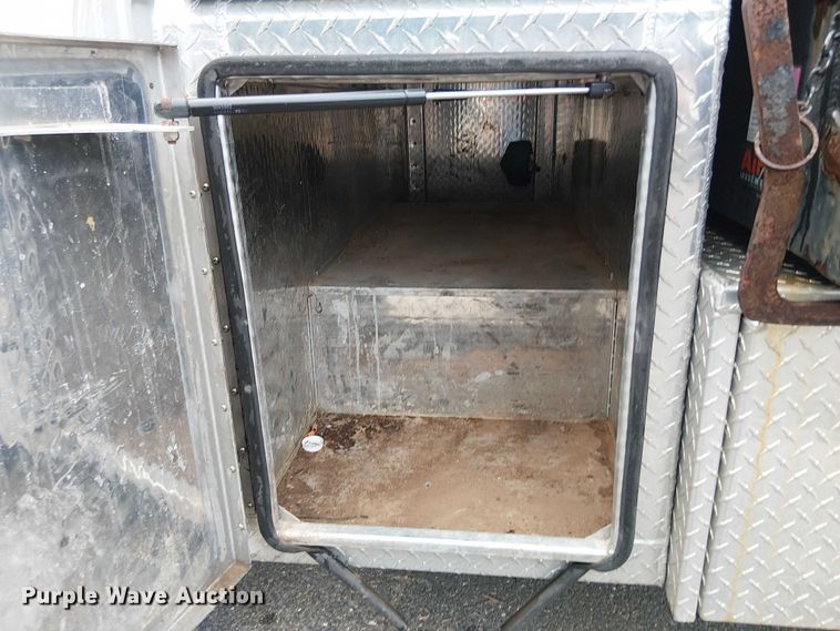 image for item EV5001 2022 Ford F550 Super Duty dump truck