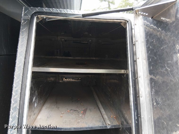 image for item EV5001 2022 Ford F550 Super Duty dump truck