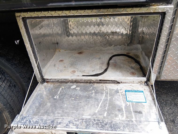 image for item EV5001 2022 Ford F550 Super Duty dump truck