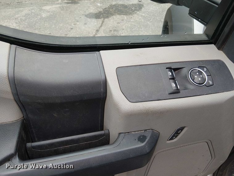 image for item EV5001 2022 Ford F550 Super Duty dump truck