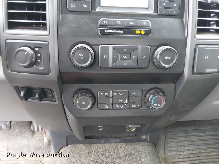 image for item EV5001 2022 Ford F550 Super Duty dump truck