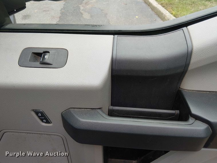 image for item EV5001 2022 Ford F550 Super Duty dump truck