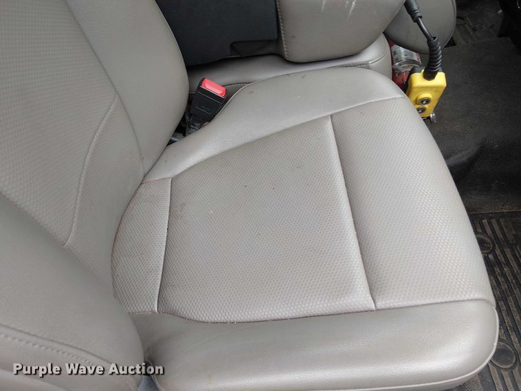 image for item EV5001 2022 Ford F550 Super Duty dump truck