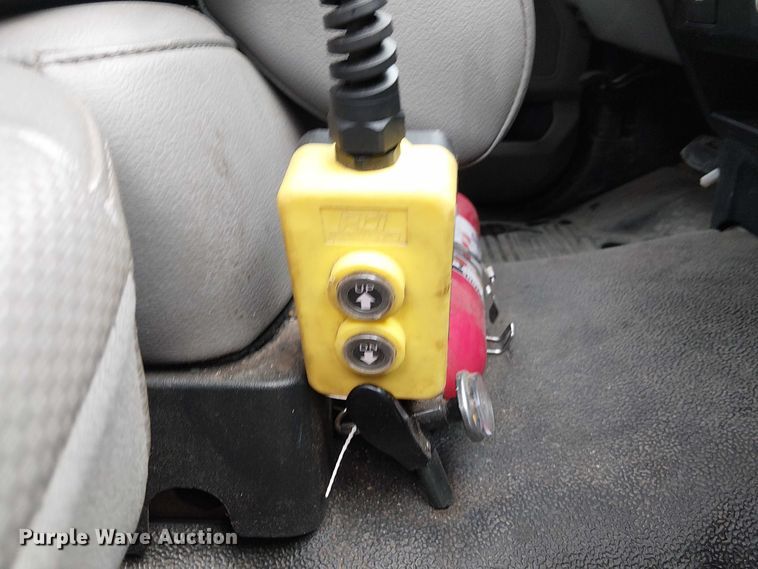 image for item EV5001 2022 Ford F550 Super Duty dump truck