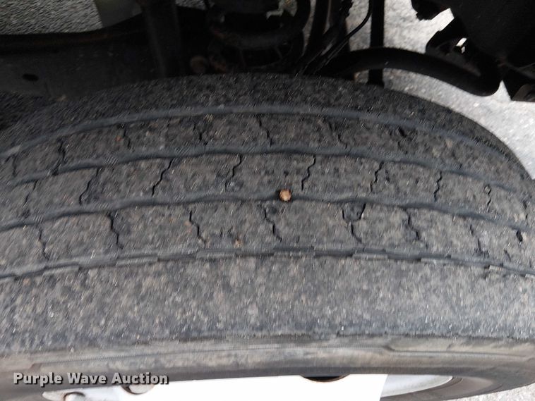 image for item EV5001 2022 Ford F550 Super Duty dump truck