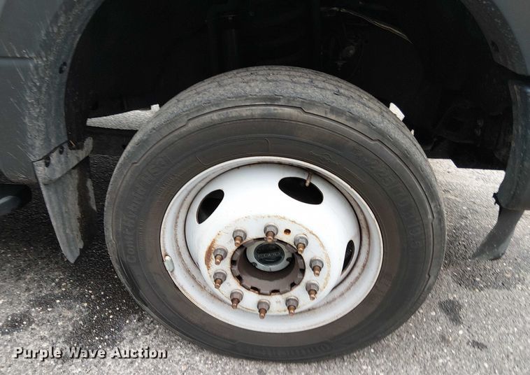 image for item EV5001 2022 Ford F550 Super Duty dump truck