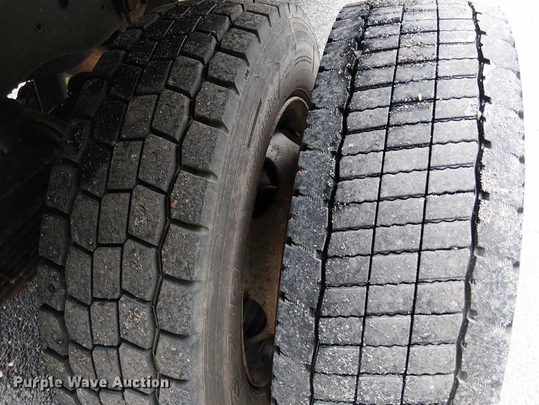 image for item EV5001 2022 Ford F550 Super Duty dump truck