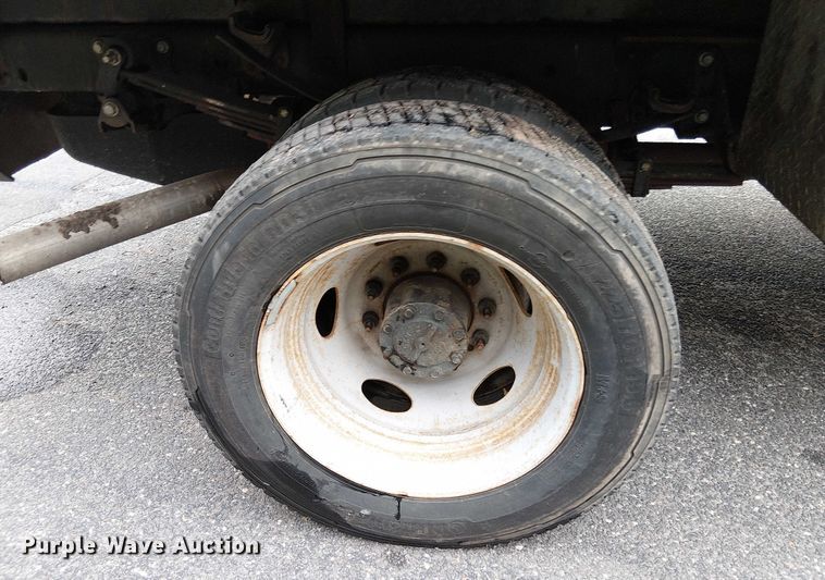 image for item EV5001 2022 Ford F550 Super Duty dump truck