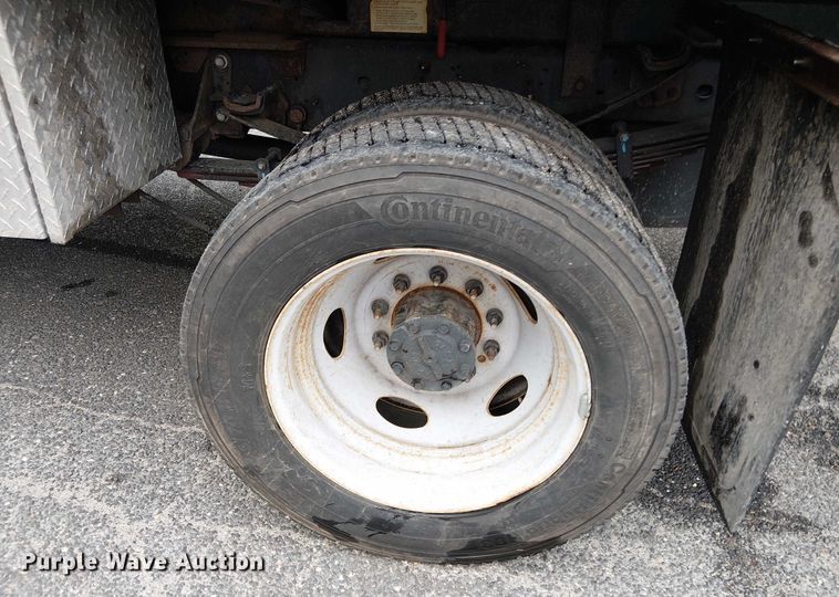 image for item EV5001 2022 Ford F550 Super Duty dump truck