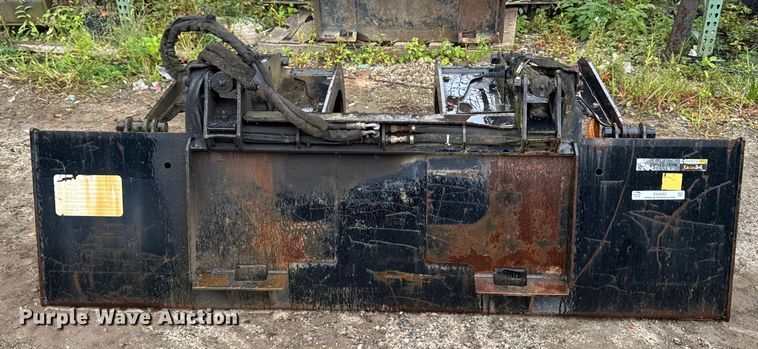 image for item EV5002 John Deere GS84 skid steer grapple bucket