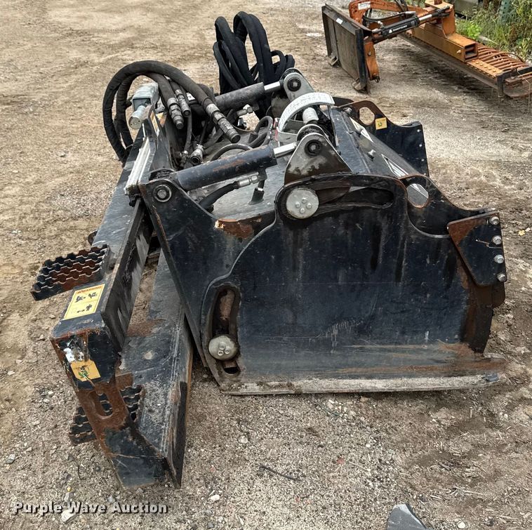 image for item EV5004 2017 Caterpillar PC408B skid steer cold planer