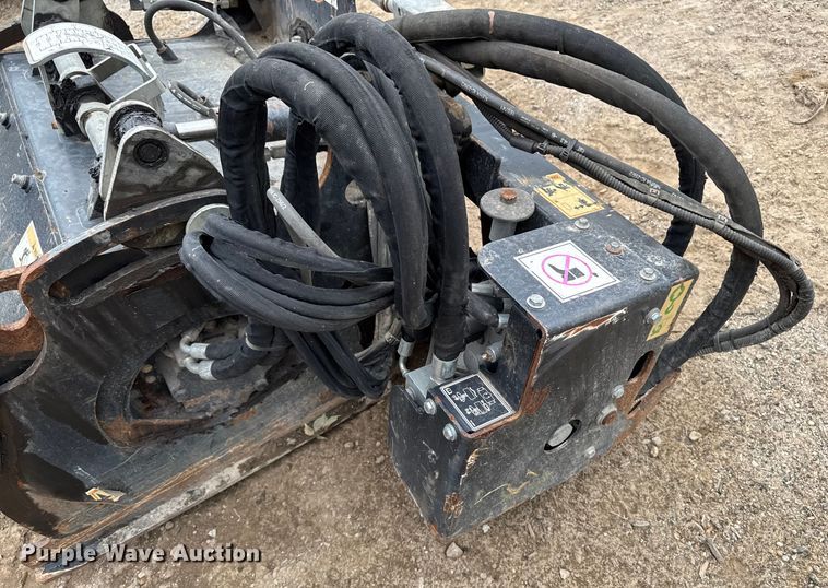 image for item EV5004 2017 Caterpillar PC408B skid steer cold planer