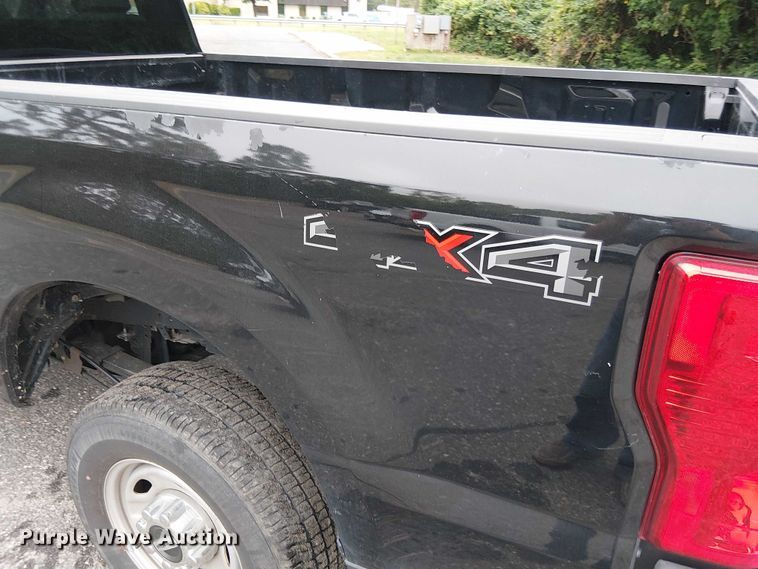 image for item EV5006 2022 Ford F-250 pickup truck