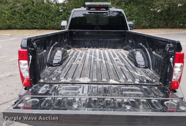 image for item EV5006 2022 Ford F-250 pickup truck