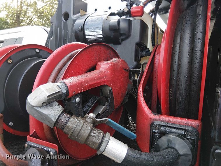 image for item EV5008 2019 Ford F550 Super Duty utility / service truck