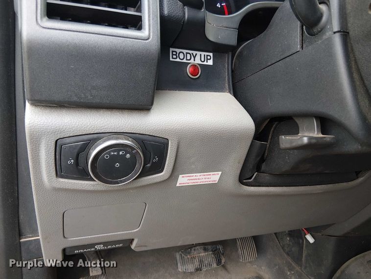 image for item EV5008 2019 Ford F550 Super Duty utility / service truck