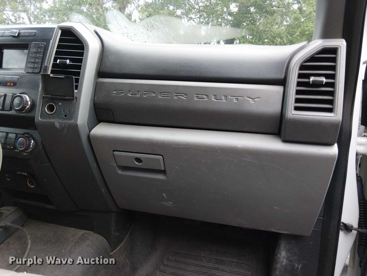 image for item EV5008 2019 Ford F550 Super Duty utility / service truck