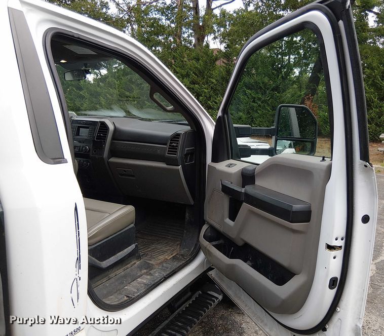 image for item EV5008 2019 Ford F550 Super Duty utility / service truck