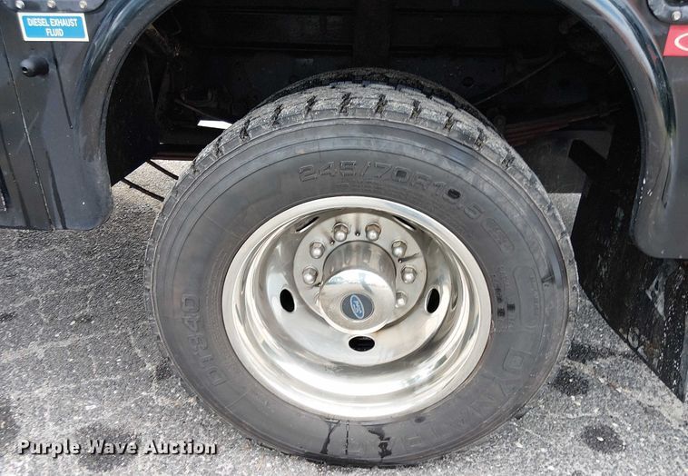 image for item EV5008 2019 Ford F550 Super Duty utility / service truck