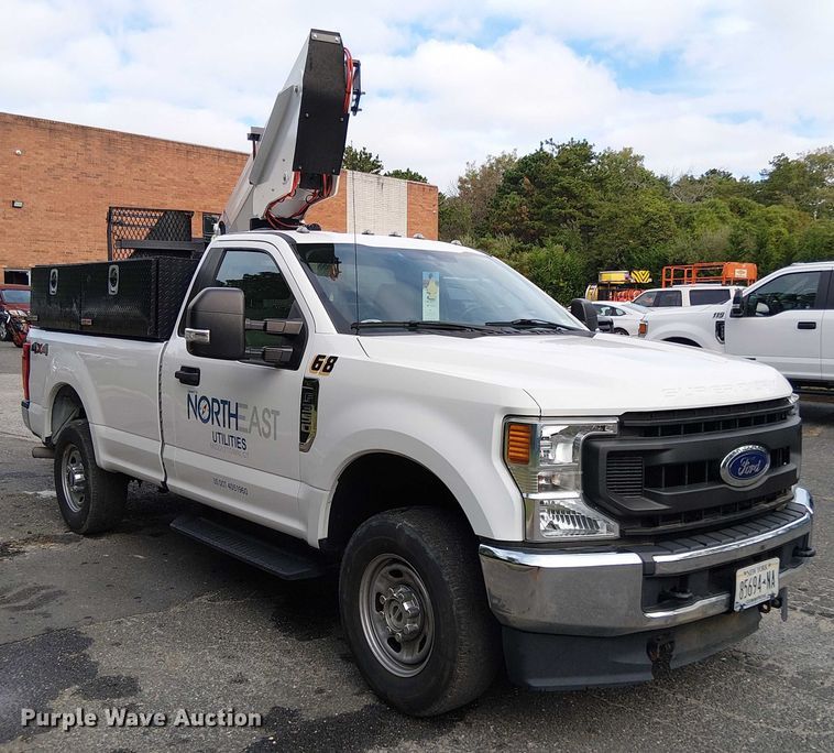 image for item EV5009 2020 Ford F350 bucket truck