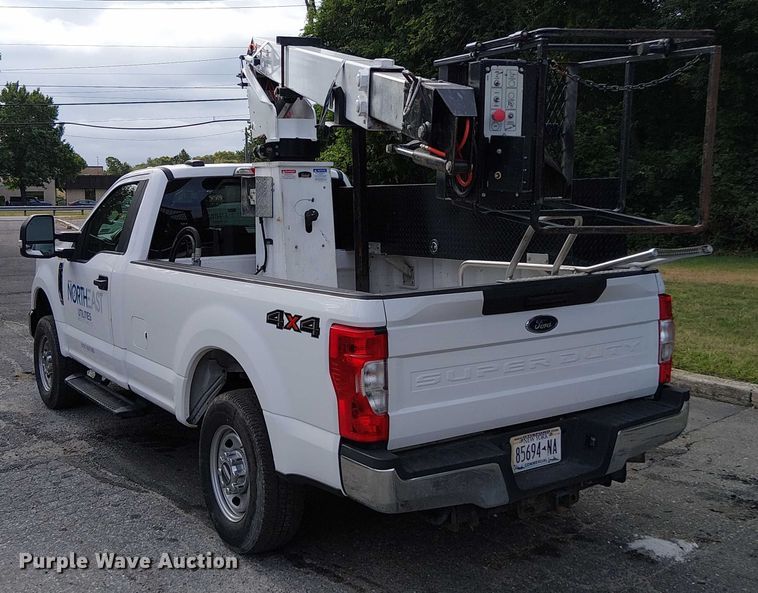 image for item EV5009 2020 Ford F350 bucket truck