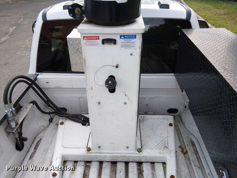 image for item EV5009 2020 Ford F350 bucket truck