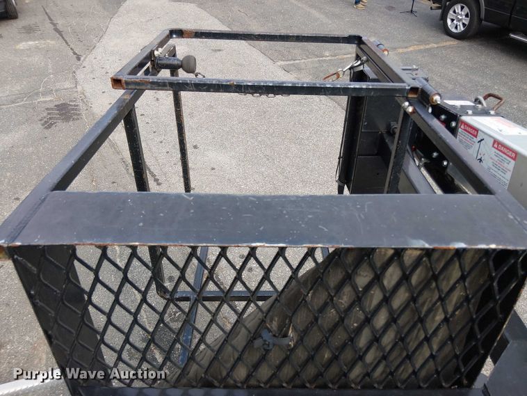 image for item EV5009 2020 Ford F350 bucket truck