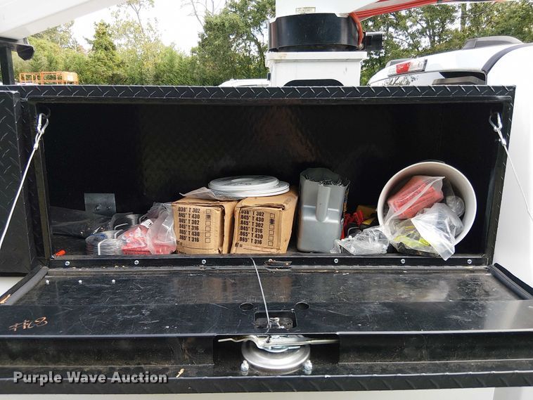 image for item EV5009 2020 Ford F350 bucket truck