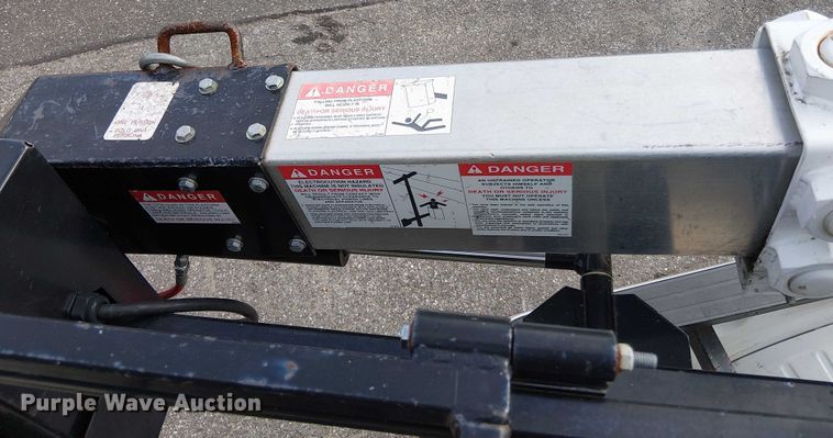 image for item EV5009 2020 Ford F350 bucket truck