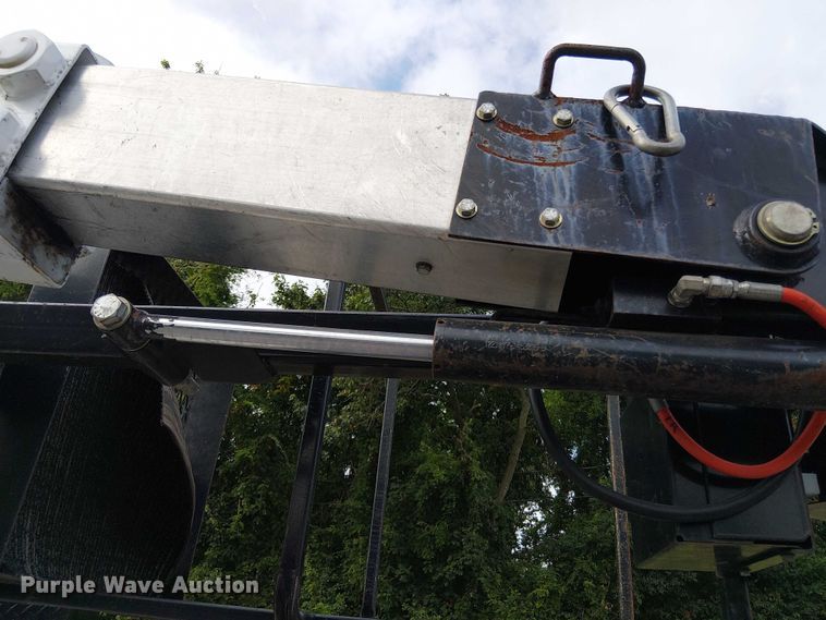 image for item EV5009 2020 Ford F350 bucket truck