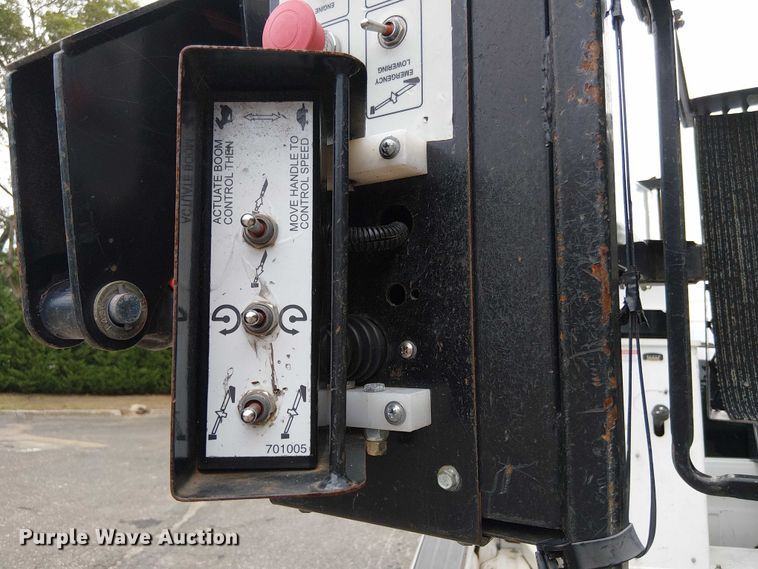 image for item EV5009 2020 Ford F350 bucket truck