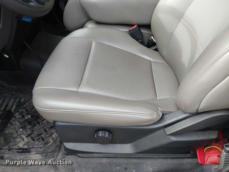 image for item EV5009 2020 Ford F350 bucket truck