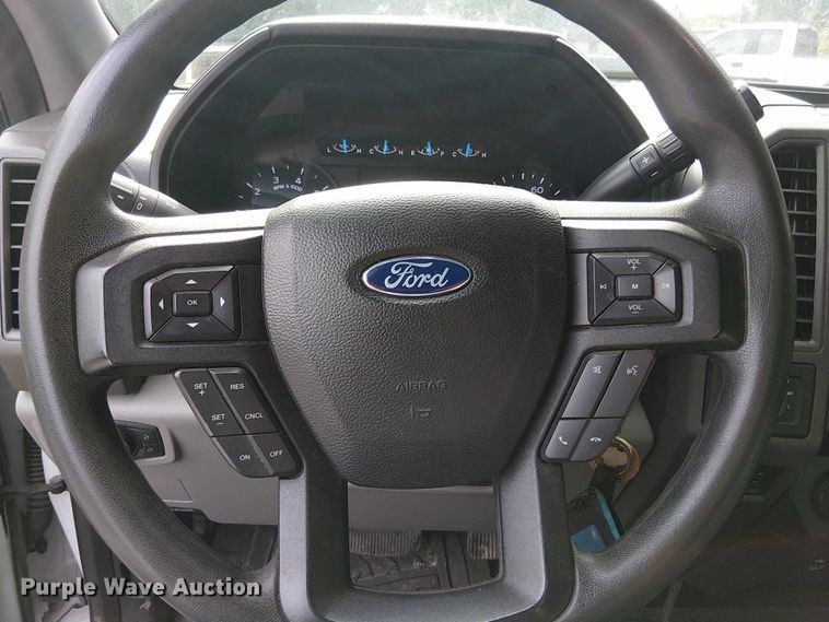 image for item EV5009 2020 Ford F350 bucket truck