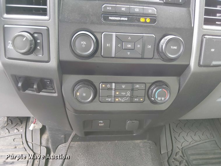 image for item EV5009 2020 Ford F350 bucket truck