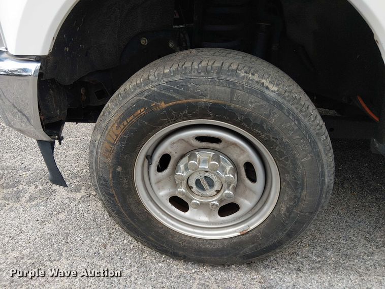 image for item EV5009 2020 Ford F350 bucket truck