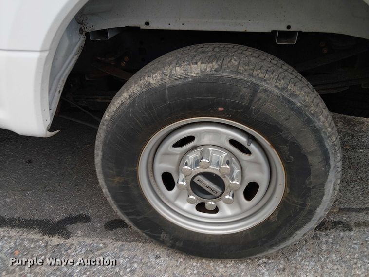 image for item EV5009 2020 Ford F350 bucket truck