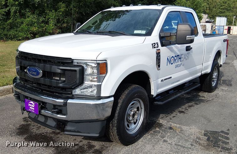image for item EV5010 2022 Ford F350 Super Duty SuperCab pickup truck