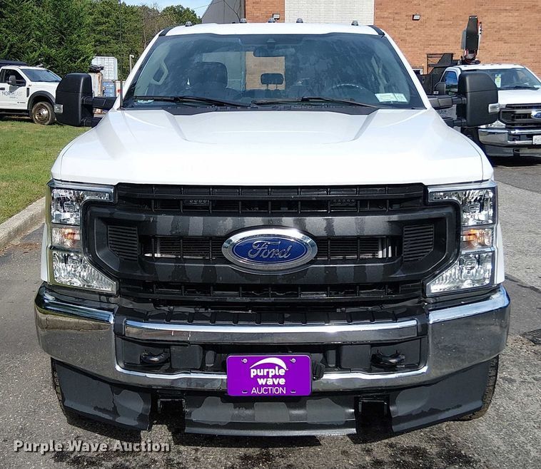 image for item EV5010 2022 Ford F350 Super Duty SuperCab pickup truck