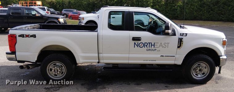 image for item EV5010 2022 Ford F350 Super Duty SuperCab pickup truck